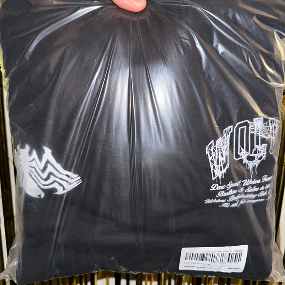 VINTAGE DARC SPORT X MARVELS SPIDER-MAN & VENOM “OUR VENOM” HOODIE - Picture 6 of 6